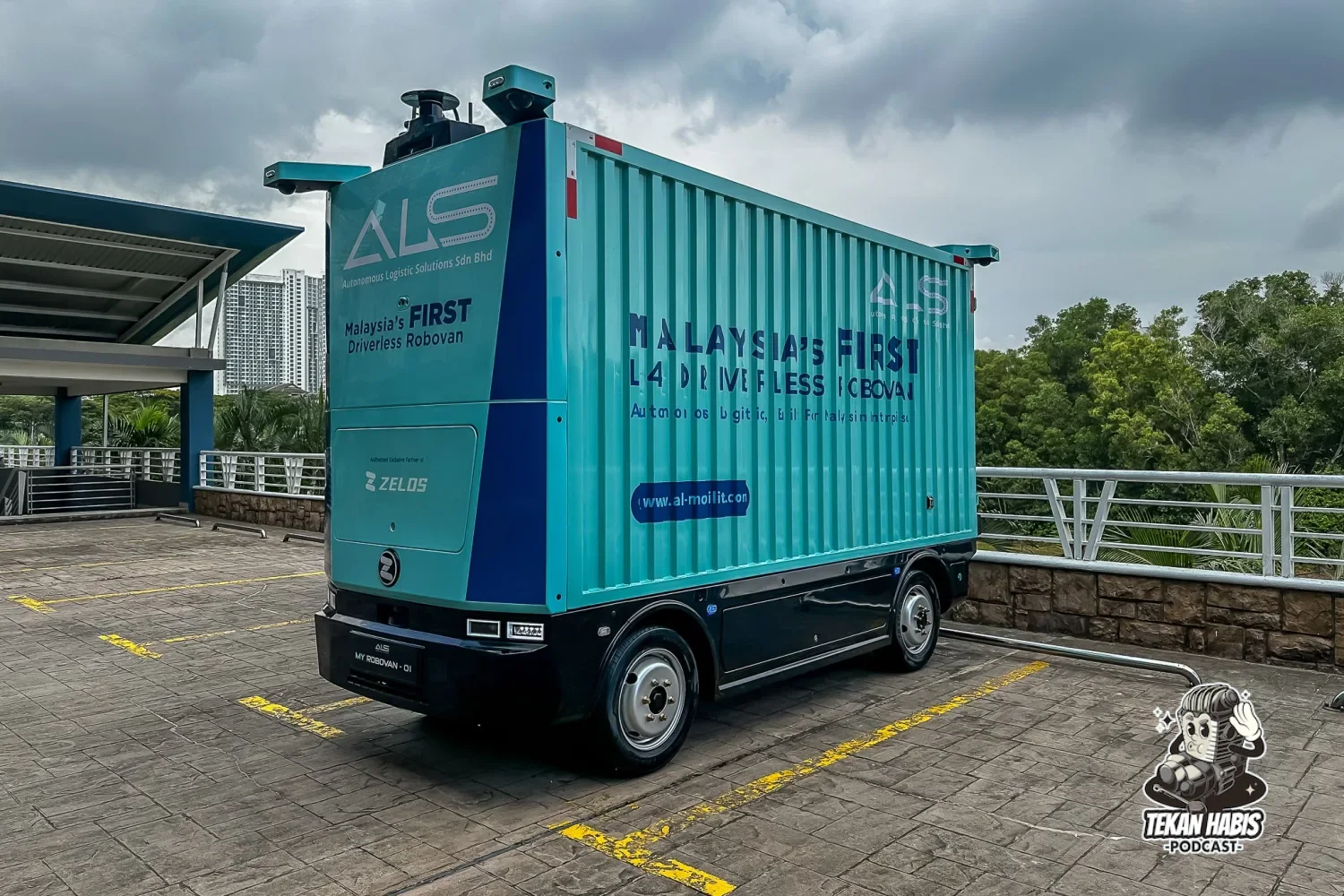 PUSAT OPERASI JARAK JAUH KENDERAAN AUTONOMI PERTAMA MALAYSIA DIBUKA DI CYBERJAYA