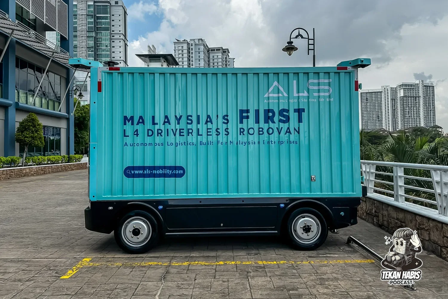 PUSAT OPERASI JARAK JAUH KENDERAAN AUTONOMI PERTAMA MALAYSIA DIBUKA DI CYBERJAYA