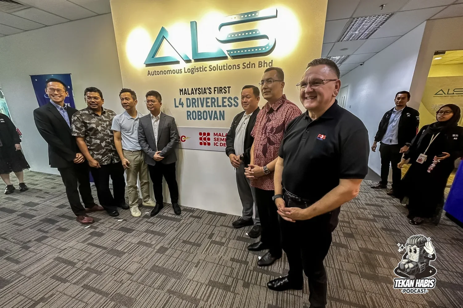 PUSAT OPERASI JARAK JAUH KENDERAAN AUTONOMI PERTAMA MALAYSIA DIBUKA DI CYBERJAYA