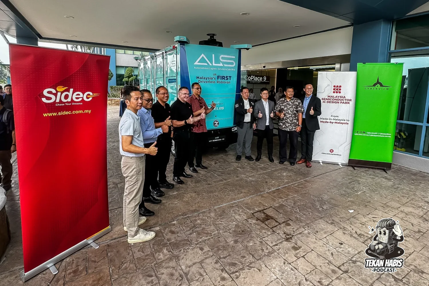 PUSAT OPERASI JARAK JAUH KENDERAAN AUTONOMI PERTAMA MALAYSIA DIBUKA DI CYBERJAYA