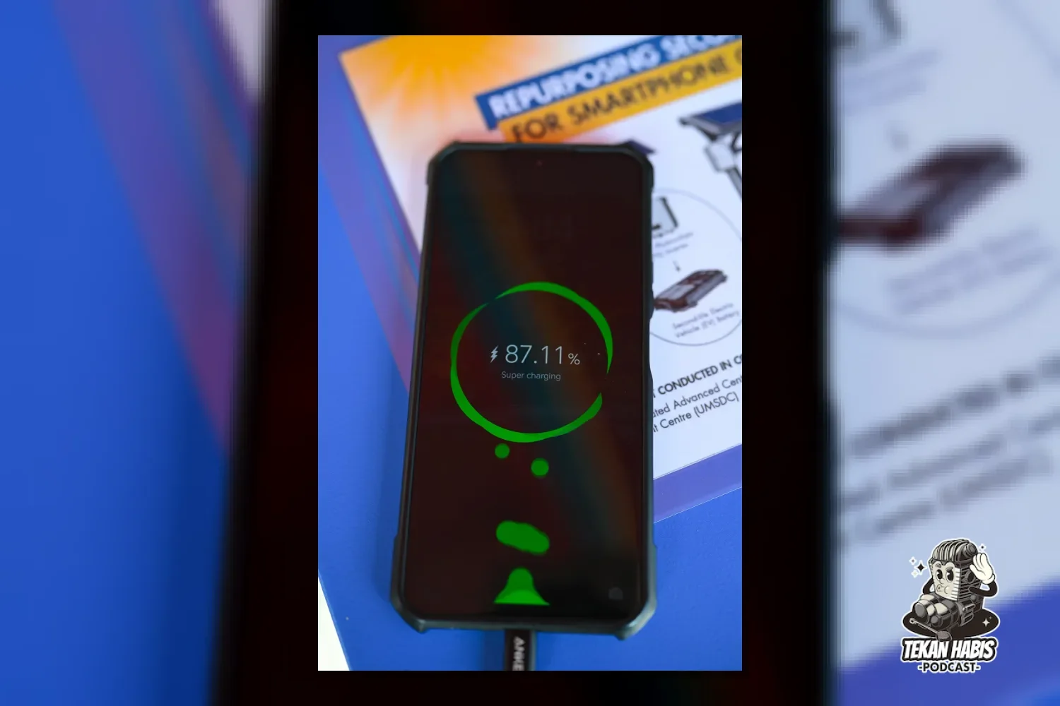 BMW & UM BINA STESEN PENGECASAN TELEFON PINTAR GUNA SOLAR & BATERI EV TERPAKAI HAYAT KEDUA