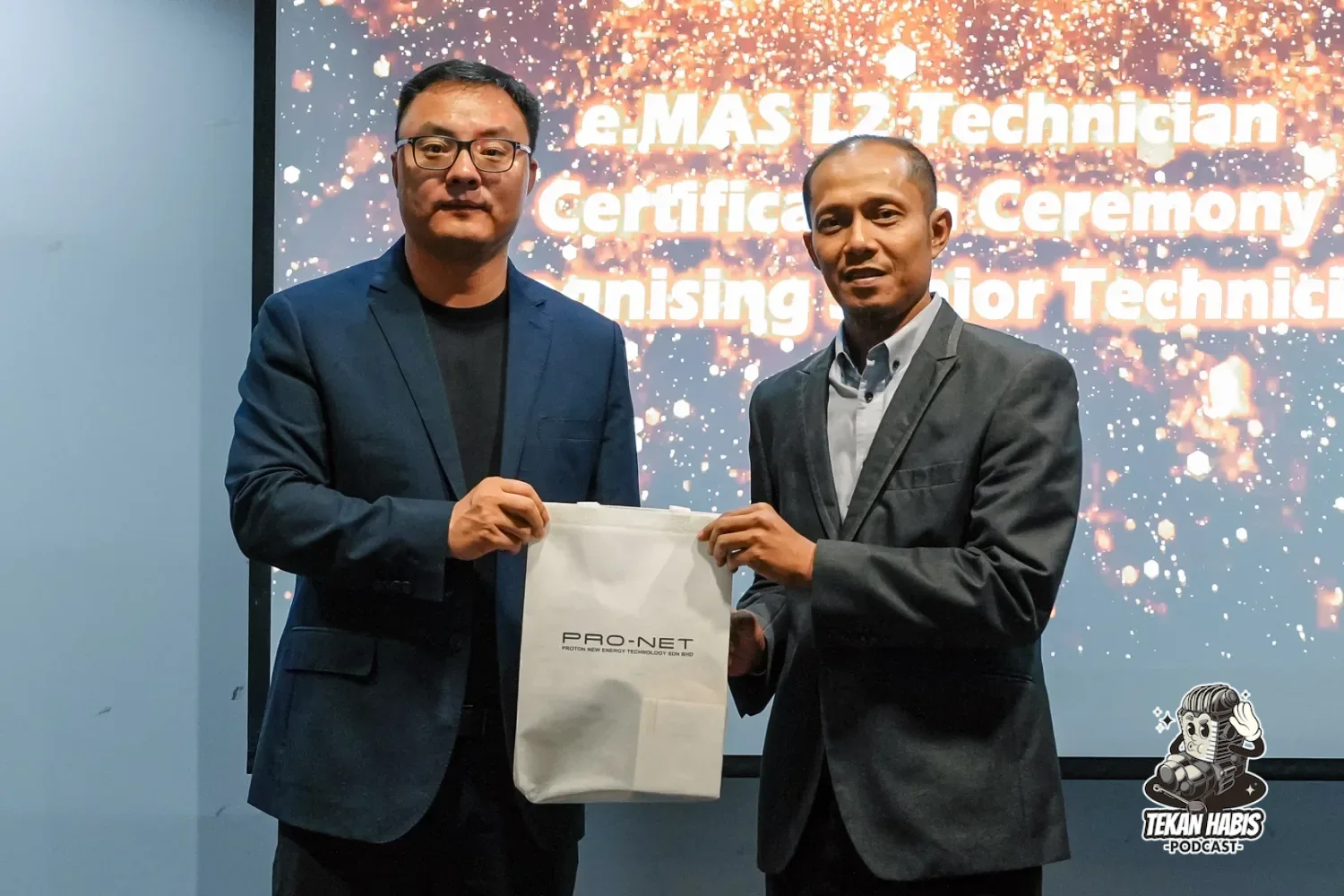 37 JURUTEKNIK PROTON E.MAS TERIMA PENSIJILAN TAHAP 2 MELALUI TVETMARA