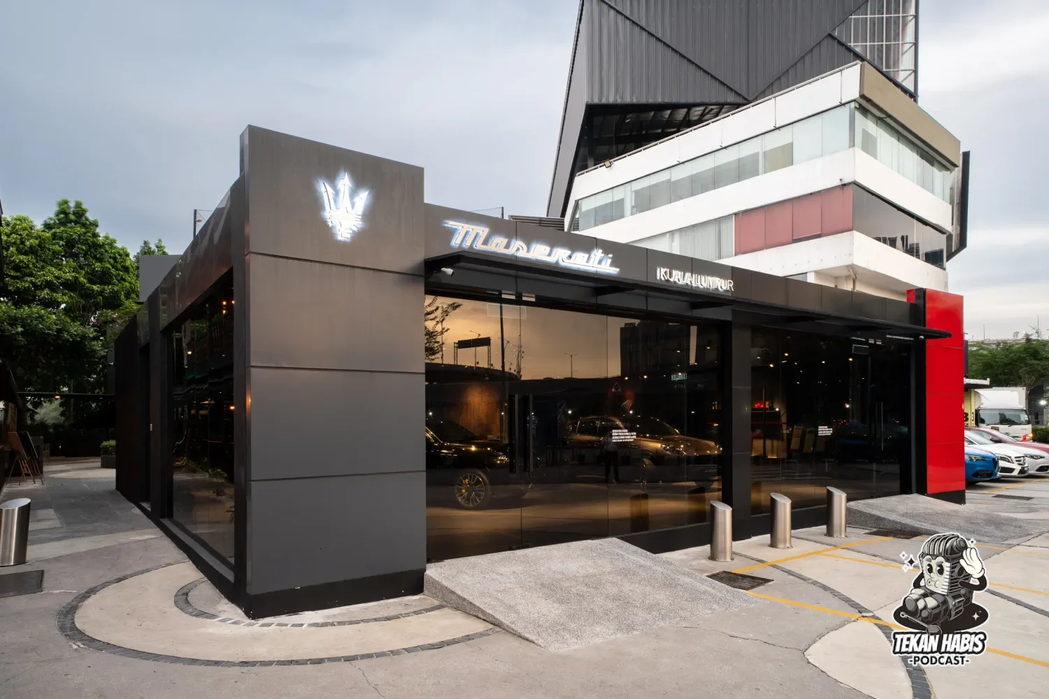 MASERATI KINI DIIMPORT DAN DIEDAR OLEH ATLANTIS AUTOMOBILI