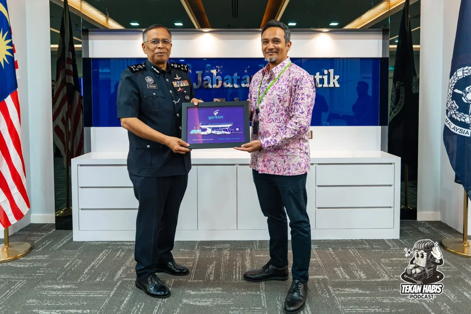 PDRM TERIMA PROTON E.MAS 5, E.MAS 7 & E.MAS 7 PHEV UNTUK PENILAIAN