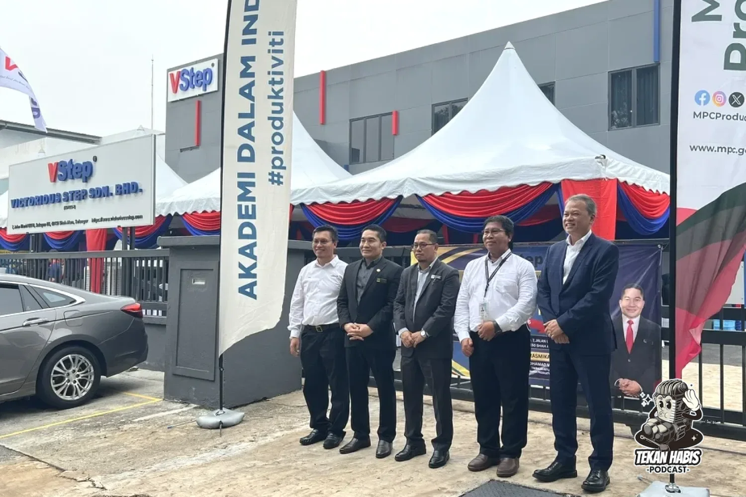 VICTORIOUS STEP RASMIKAN BANGUNAN NO. 7,  58 BAKAT DILATIH PROGRAM AKADEMI DALAM INDUSTRI (ADI)