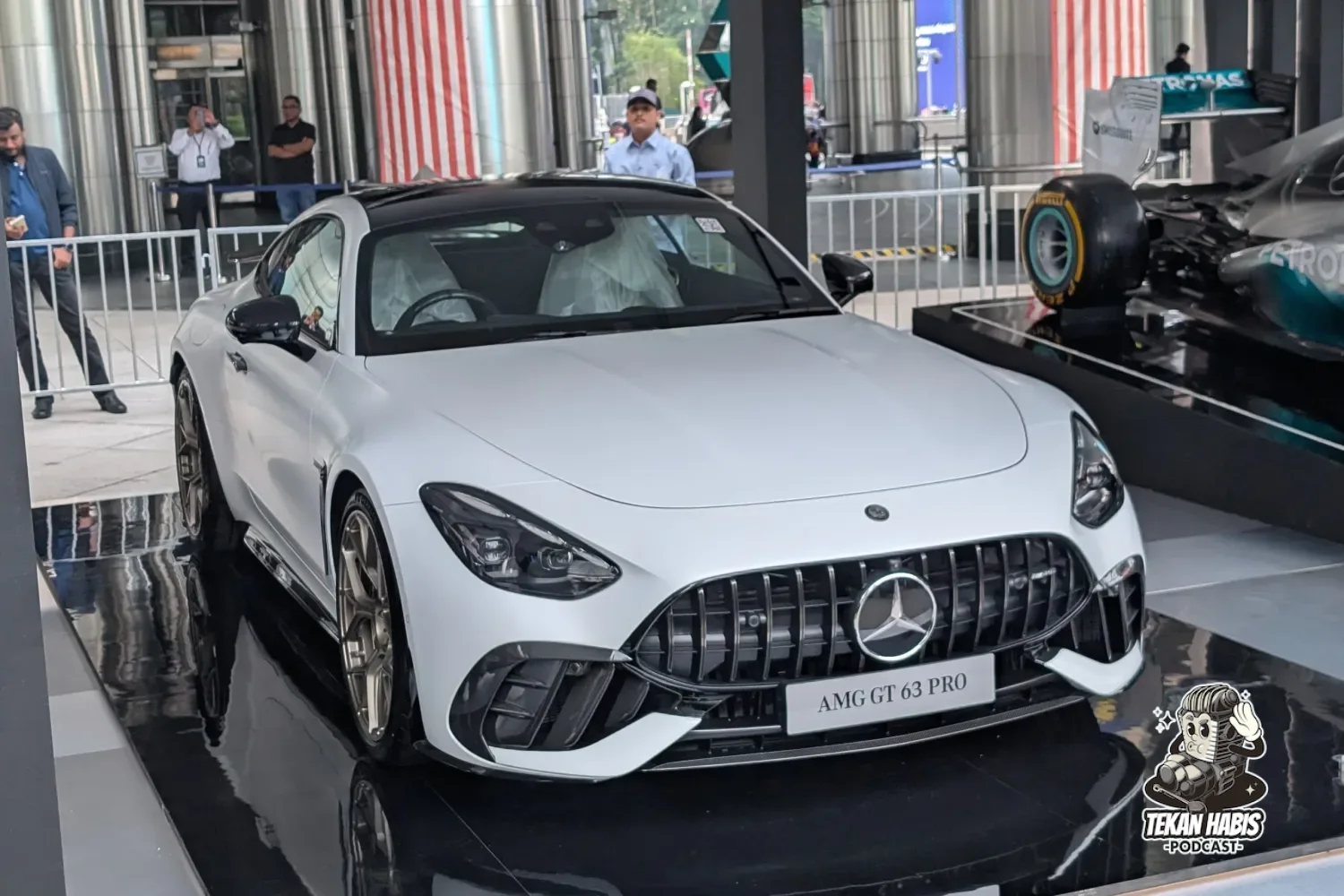 MERCEDES-AMG GT 63 PRO & AMG GT  63 4-DOOR COUPE TAMPIL DI MALAYSIA SEMPENA F1