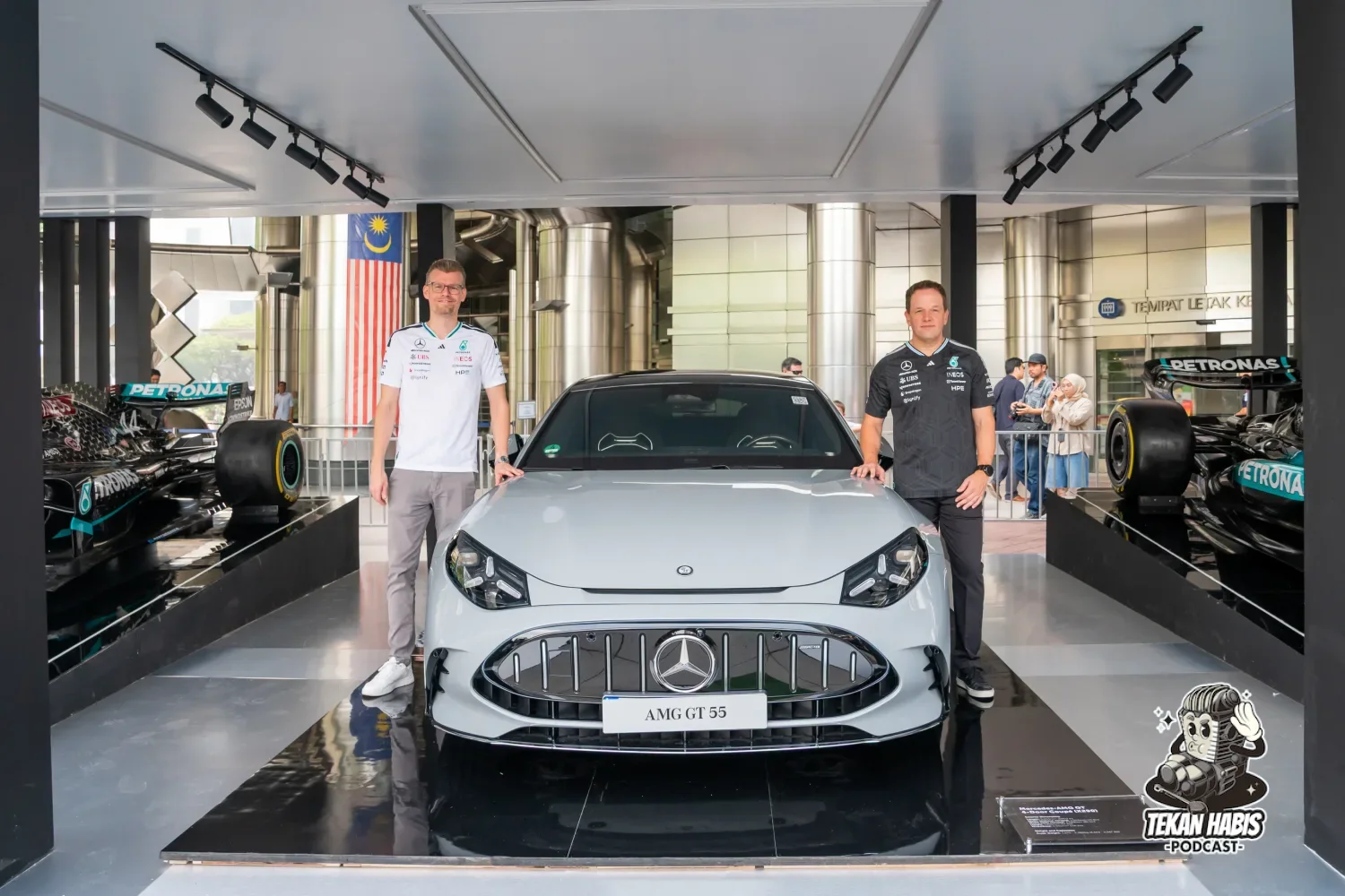 MERCEDES-AMG GT 63 PRO & AMG GT 63 4-DOOR COUPE TAMPIL DI MALAYSIA SEMPENA F1