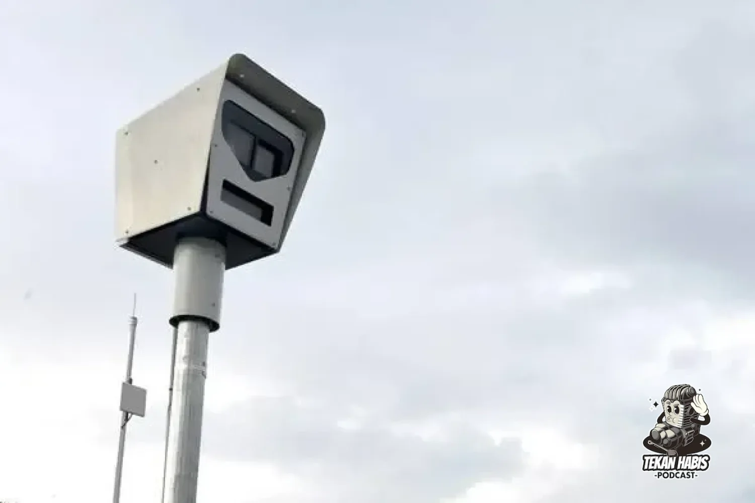 Kamera Sistem Penguatkuasaan Automatik (AES).
