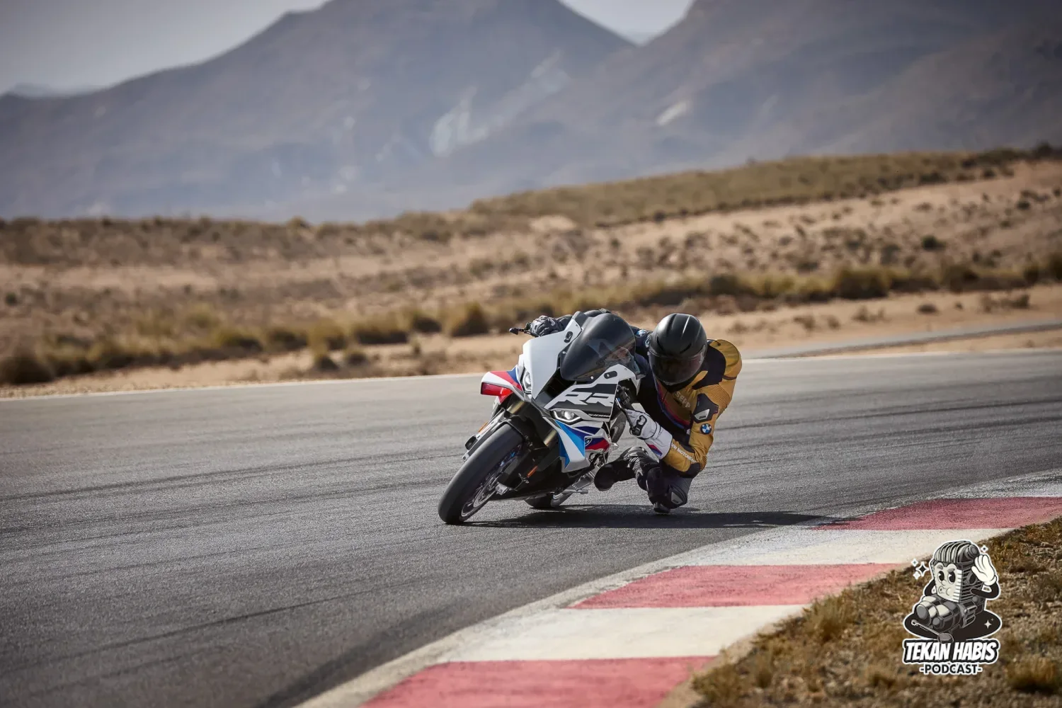 BMW MOTORRAD MALAYSIA UMUM PAKEJ SERVIS, WARANTI & PEMBIAYAAN BAHARU