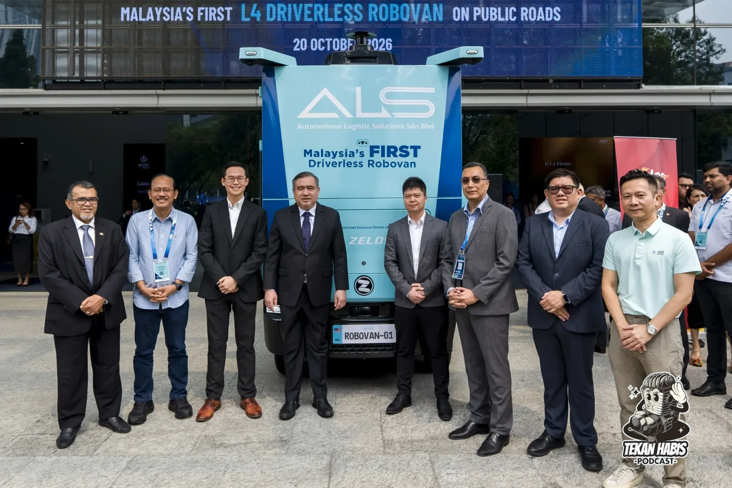 ROBOVAN TANPA PEMANDU MULA UJIAN DI JALANRAYA AWAM SELAMA 6 BULAN
