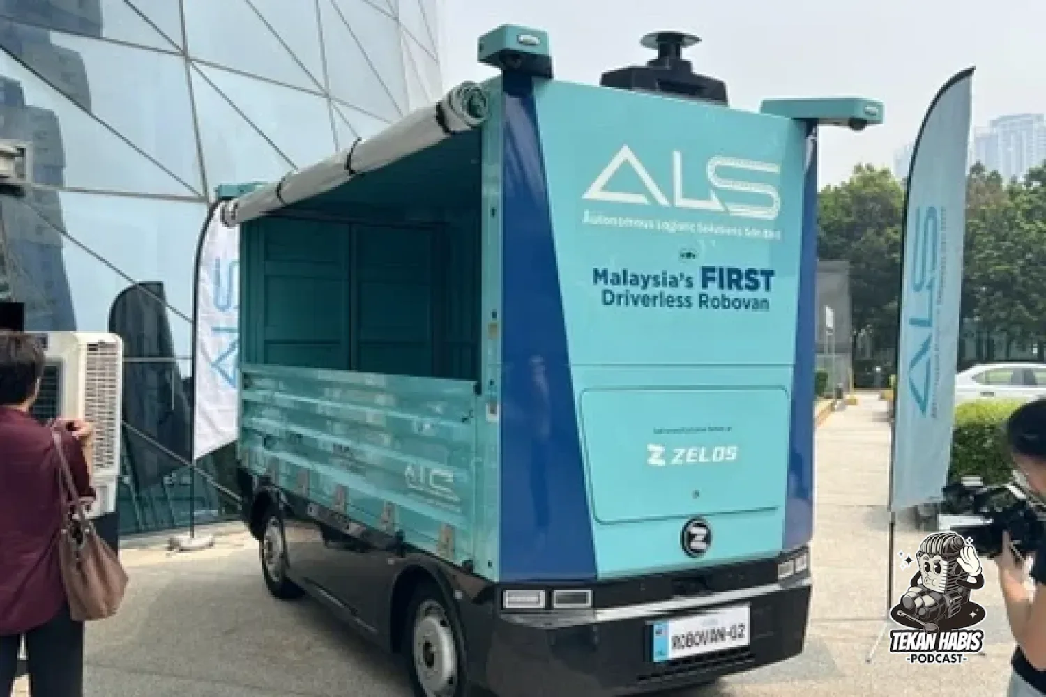 ROBOVAN TANPA PEMANDU MULA UJIAN DI JALANRAYA AWAM SELAMA 6 BULAN
