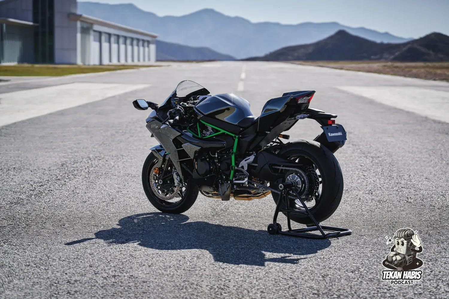 EMOS PERKENALKAN KAWASAKI NINJA H2 CARBON & NINJA ZX-10RR
