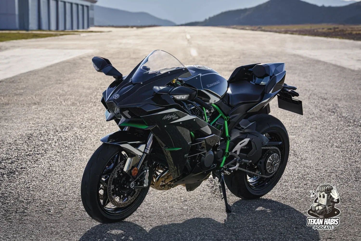 EMOS PERKENALKAN KAWASAKI NINJA H2 CARBON & NINJA ZX-10RR