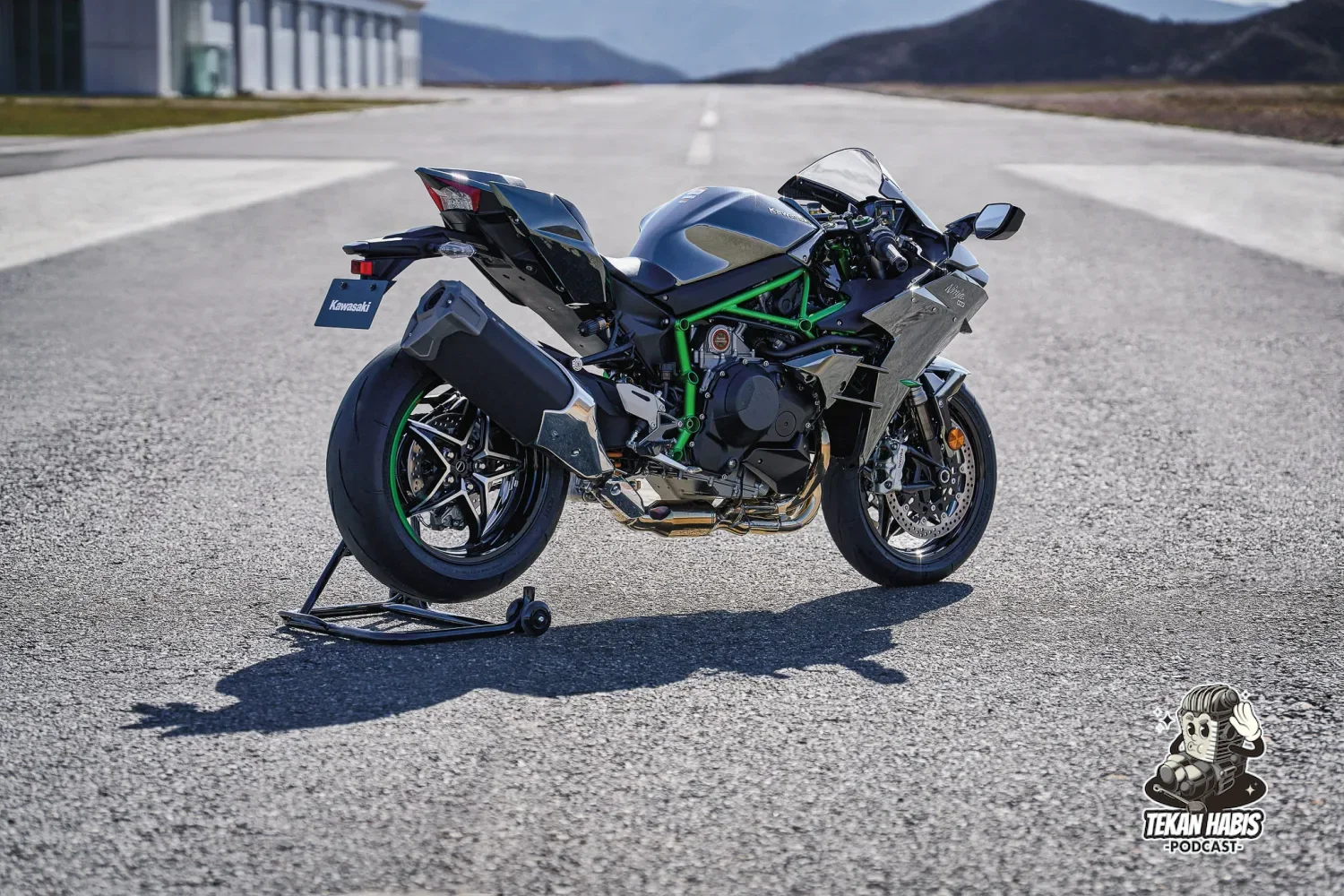 EMOS PERKENALKAN KAWASAKI NINJA H2 CARBON & NINJA ZX-10RR