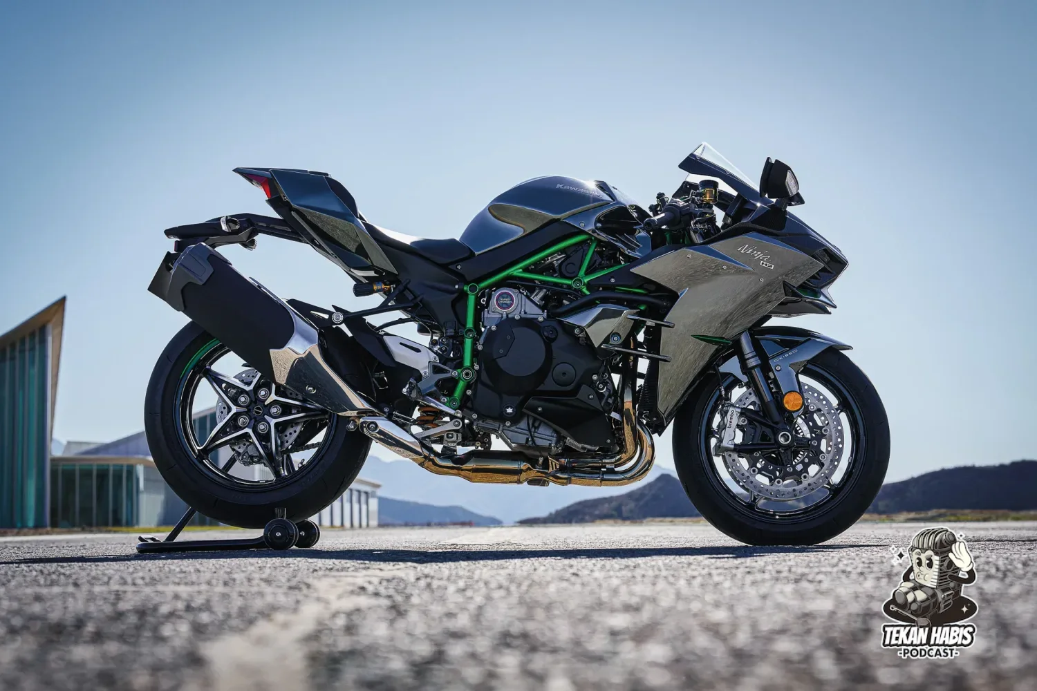 EMOS PERKENALKAN KAWASAKI NINJA H2 CARBON & NINJA ZX-10RR