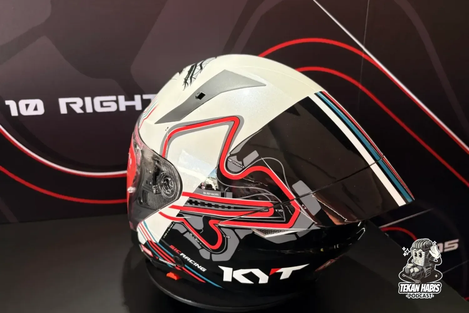 KYT TT-REVO SIC Racing.